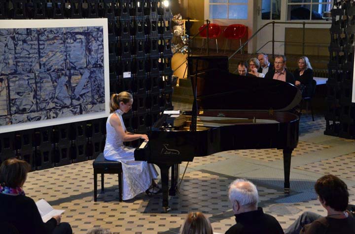 Nadineschuster2012_fi